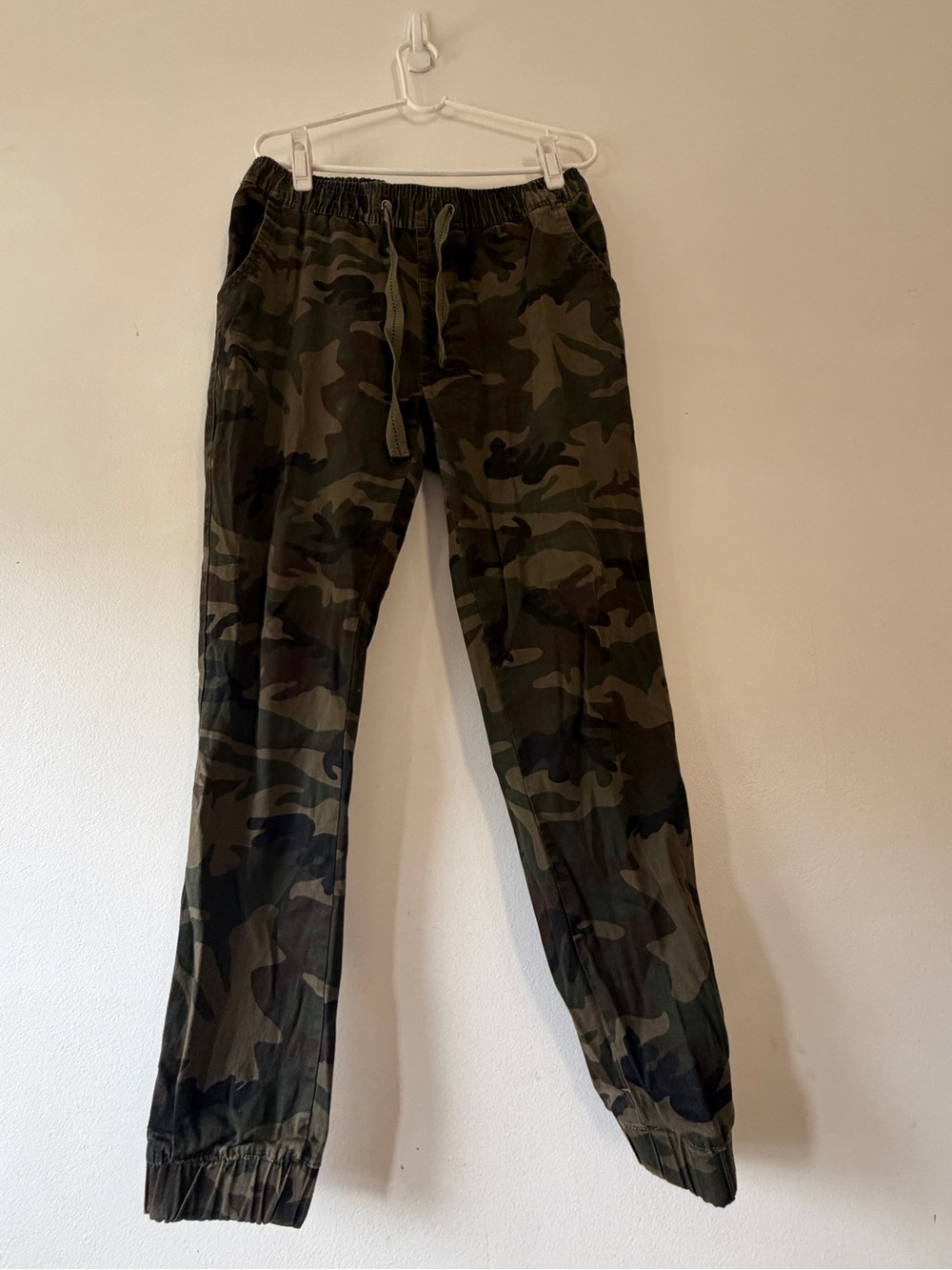 Galaxy By Harvic Men's Camo Drawstring Joggers - Olive/Brown